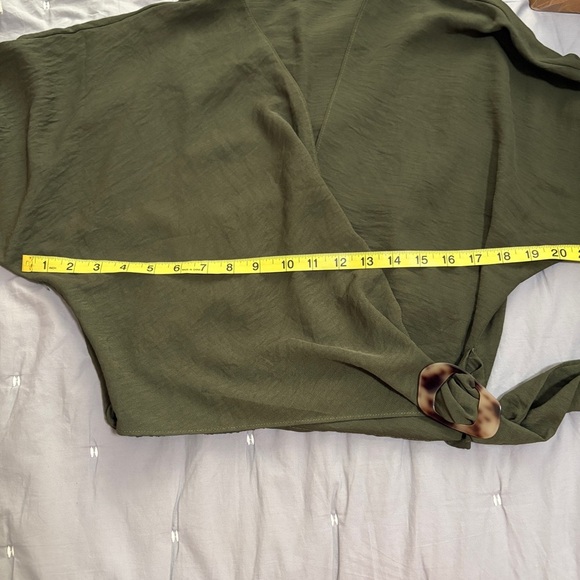 Wishlist Boutique Dark Green Wrap Blouse Loose Sleeves Size Small Loose Fit - Picture 8 of 9
